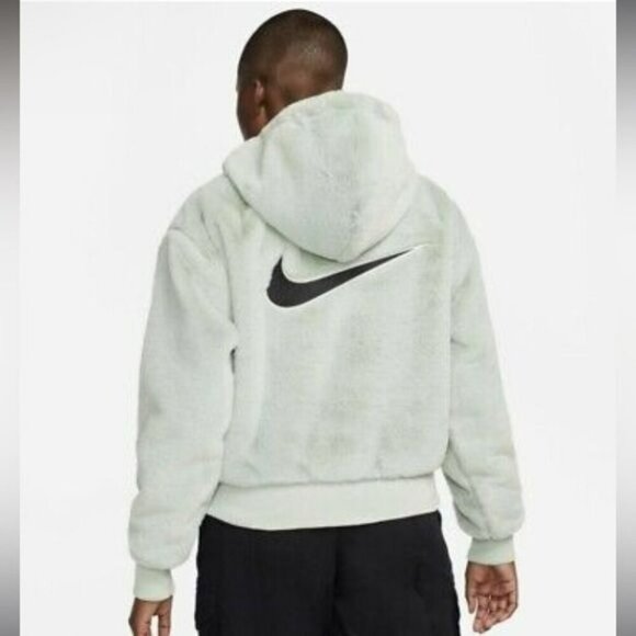 Nike womens size XS oversized faux fur full zip jacket -NWT - Picture 2 of 12